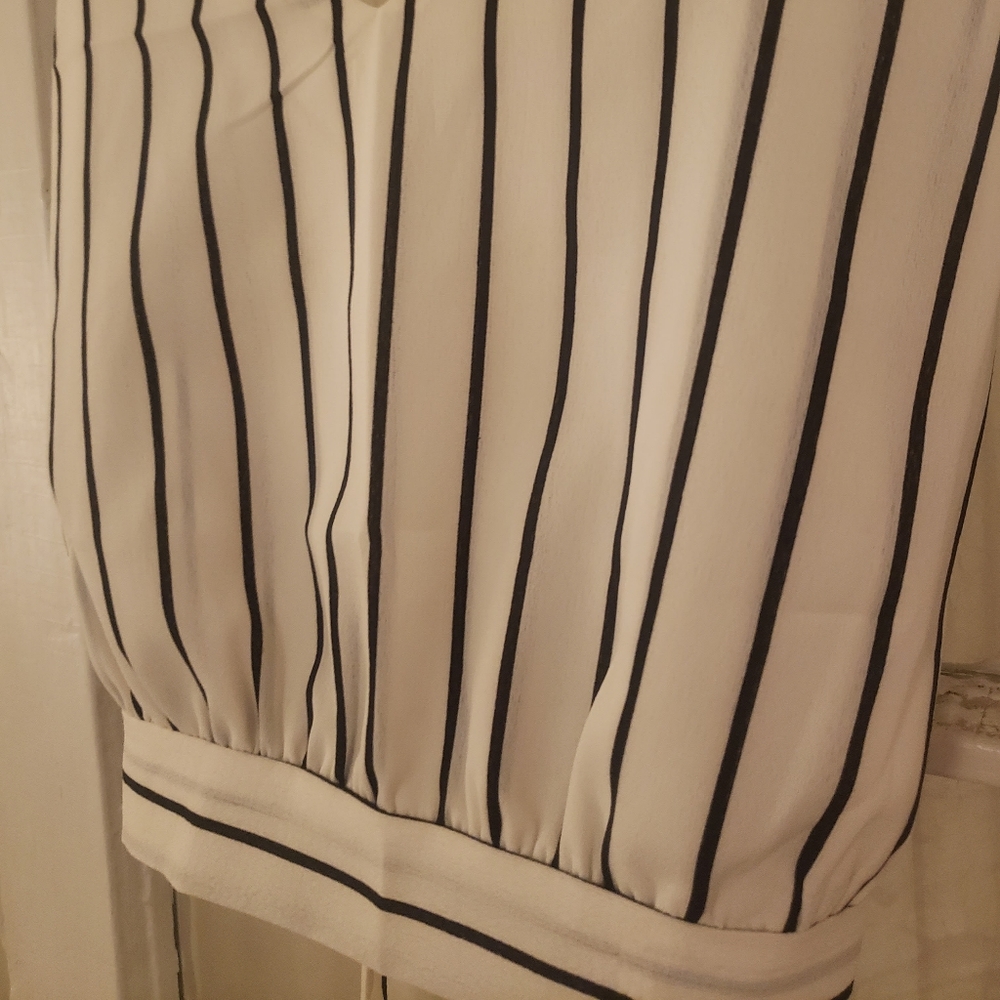 White & Black Striped Open-back Crop Top, NWOT - Picture 10 of 11
